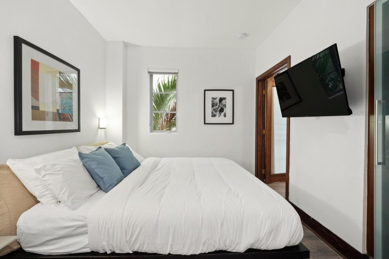מיאמי ביץ' Ocean Drive Apartments With Rooftop Pool, South Beach, Miami מראה חיצוני תמונה