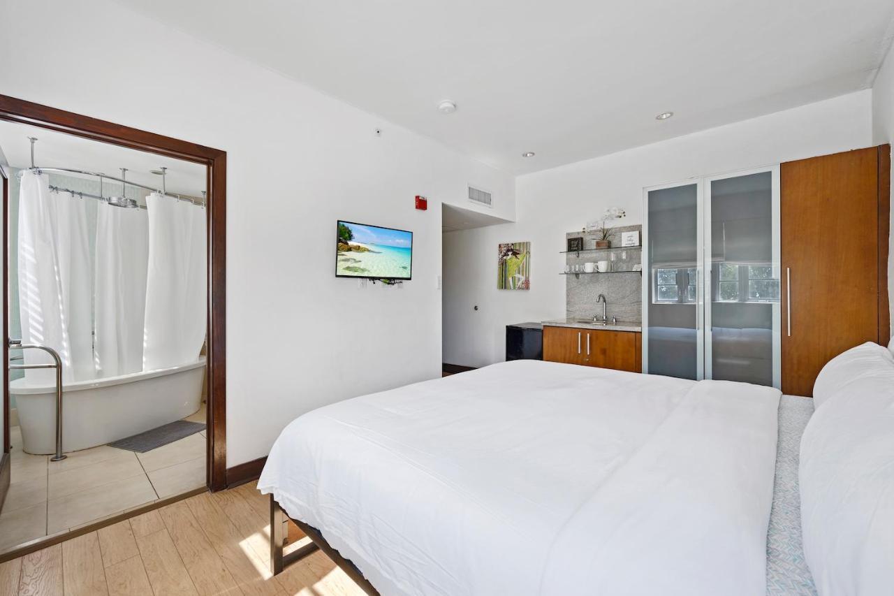 מיאמי ביץ' Ocean Drive Apartments With Rooftop Pool, South Beach, Miami מראה חיצוני תמונה