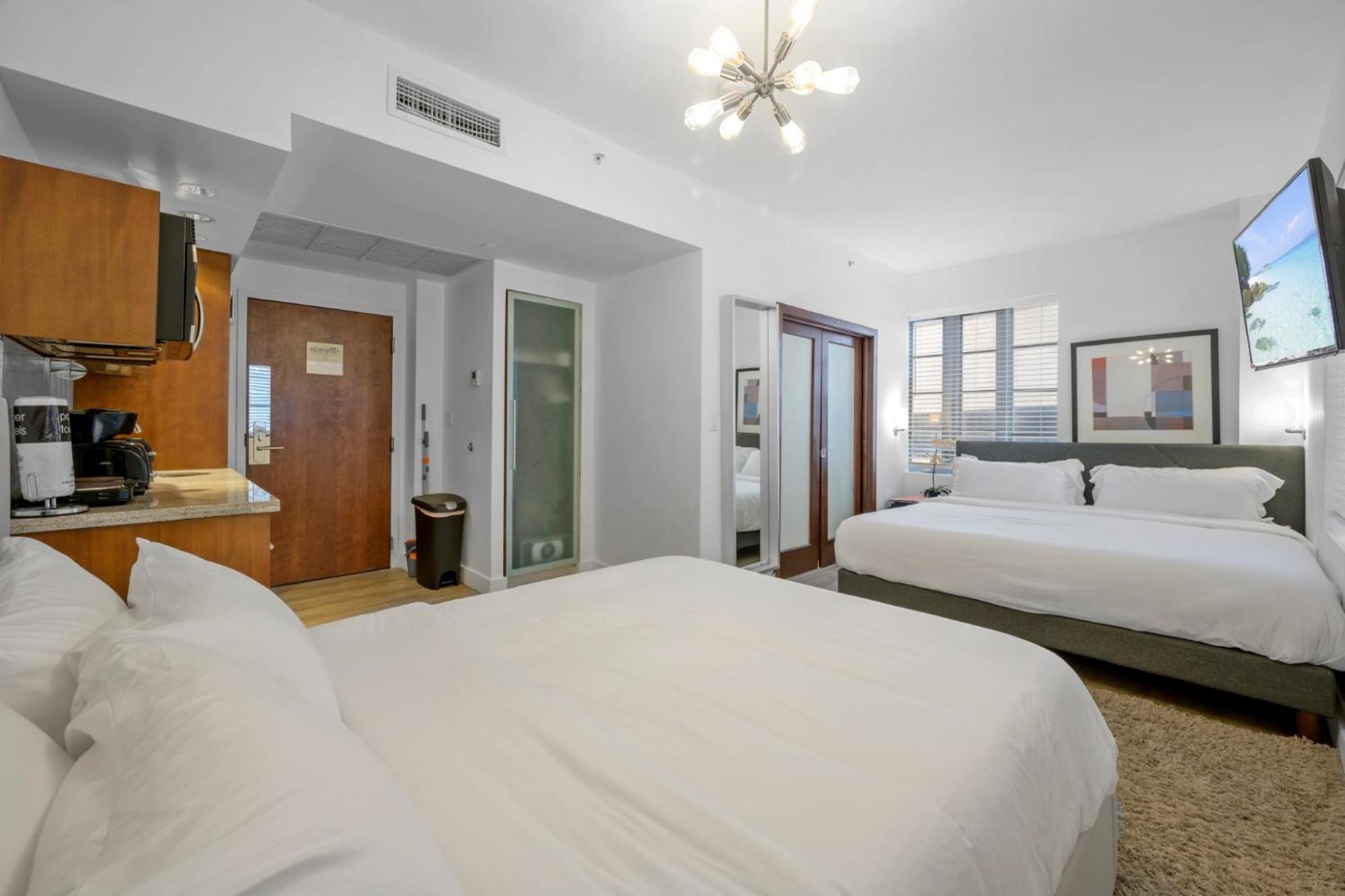 מיאמי ביץ' Ocean Drive Apartments With Rooftop Pool, South Beach, Miami מראה חיצוני תמונה
